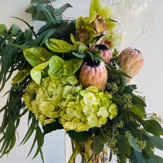 Adorno boho con flores proteas